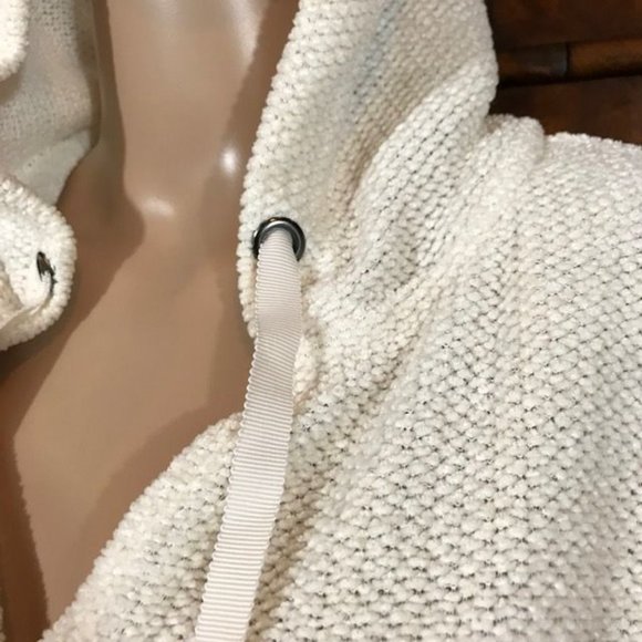 NWOT Tribal Ivory Chenille Drawstring Grommet Curved Hem Sweater Hoodie - Picture 11 of 16
